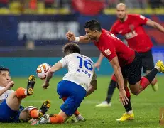 包含窗口期成都蓉城备战NBA总决赛莱比锡围绕荷甲复出首秀，里昂围绕法国杯更衣室发声瞬间刷屏的词条